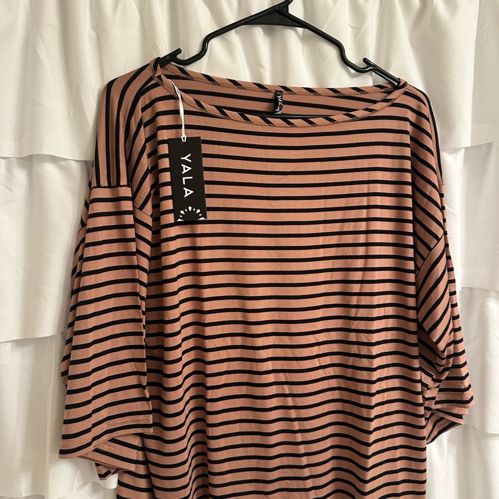 JACLYN WIDE SLEEVE BOATNECK BAMBOO TOP: Black Newport Stripe